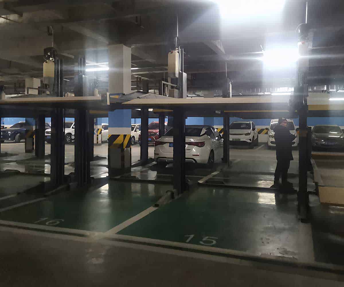 四柱式立体车库停车设备的停车教程