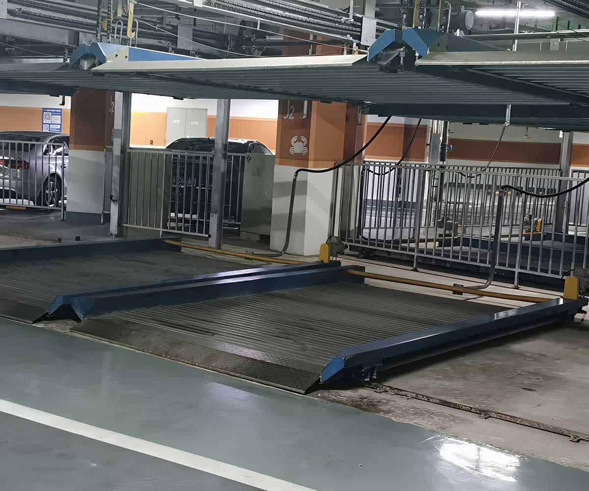 陆良俯仰式机械立体车库的危险性